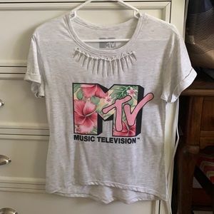 Small grey MTV shirt